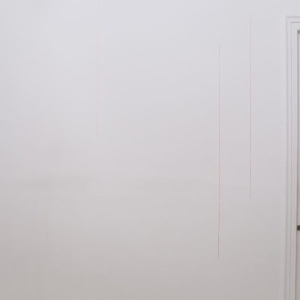 Three lines, 2017
Lápiz de color sobre pared dimensiones determinadas por el espacio. 360 x 370 cm.