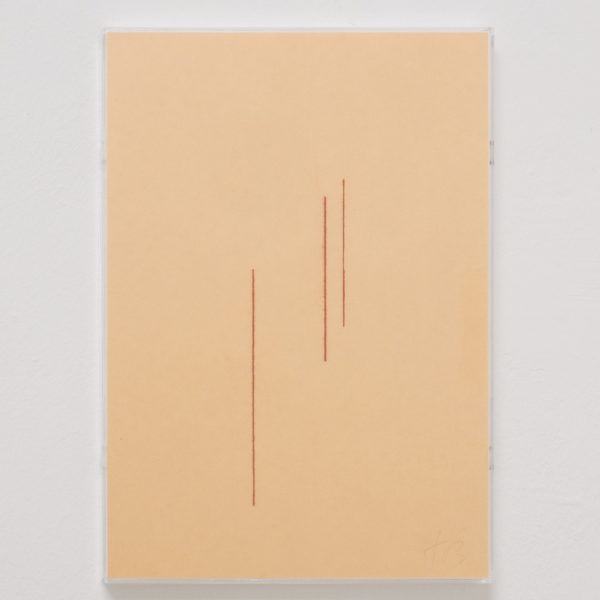 Three lines Nº 3, 2017. Lápiz conté sobre papel. 30 x 21 cm. Foto Christian Lübbert