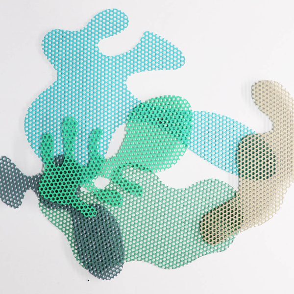 Mario Espliego. Túmulo III, 2019. Enamelled steel. 95 x 75 cm