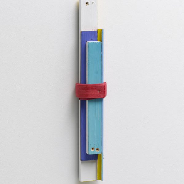 Paco Fernández. S/T, 2018. Acrílico sobre madera. 35 x 6 x 8 cm