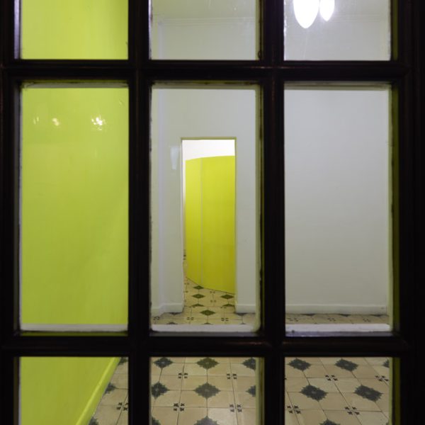 Monocromo Amarillo Flúor. Vista de la exposición.