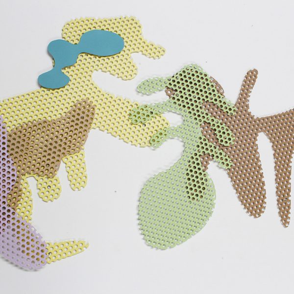 Túmulo VIII, 2019 Acero esmaltado. 90 x 70 cm