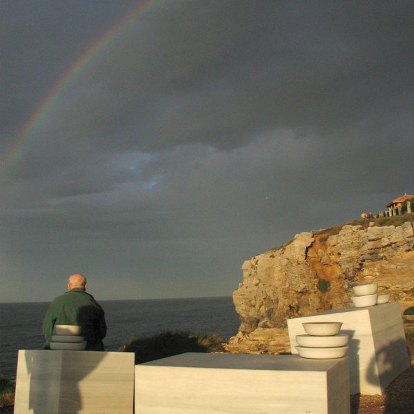 Adolfo Manzano. Cantu los díes fuxíos, 2001. Senda del Cervigón. Gijón. Asturias.		
 Mármol de Macael. Diferentes medidas