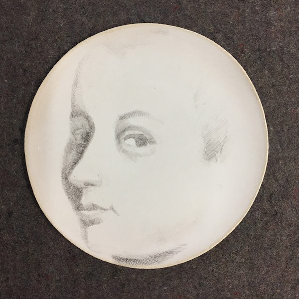 María Gimeno. Lavinia Fontana, 2018. Dibujo sobre cerámica esmaltada. Ø 21cm.
Serie de 7 + 3 AP