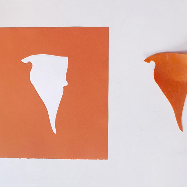 Tania Blanco. Cerúleo. Naranja, 2020. Gofrado sobre papel Hahnemühle y plástico. 37, 5 x 37,5 cm (papel)