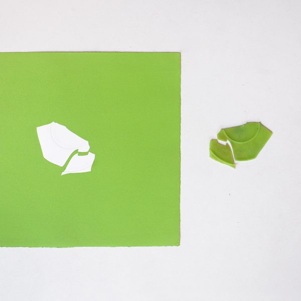 Tania Blanco. Cerúleo. Verde , 2020. Gofrado sobre papel Hahnemühle y plástico. 37, 5 x 37,5 cm (papel)