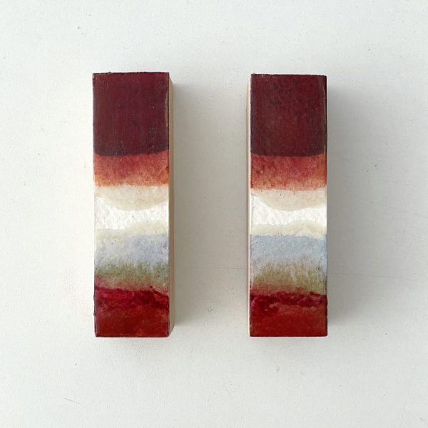 Plágaro. Identical papers, 2022. Ref P021. Mixed media on 640 grs. Indian rag paper glued on wood. Set 2 units 10.5 x 9 x 3 cm. Unit 10.5 x 3 x 3 cm