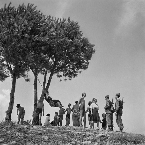 NIcolás Muller. Casa de Campo. Madrid, 1950.
Digital print with pigmented inks on
Hahnemühle Baryta paper.
30 x 30 cm.
Edition 2 of 5