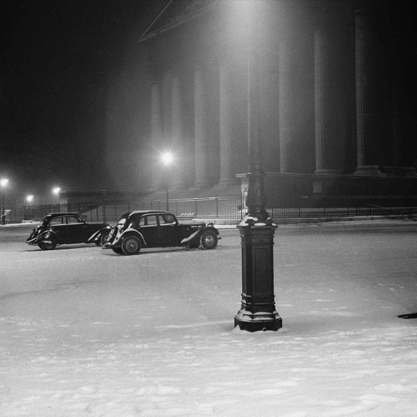 Nicolás Muller. La Madeleine. París, 1938.
Digital print with pigmented inks on
Hahnemühle Baryta paper.
30 x 30 cm.
Edition 2 of 5