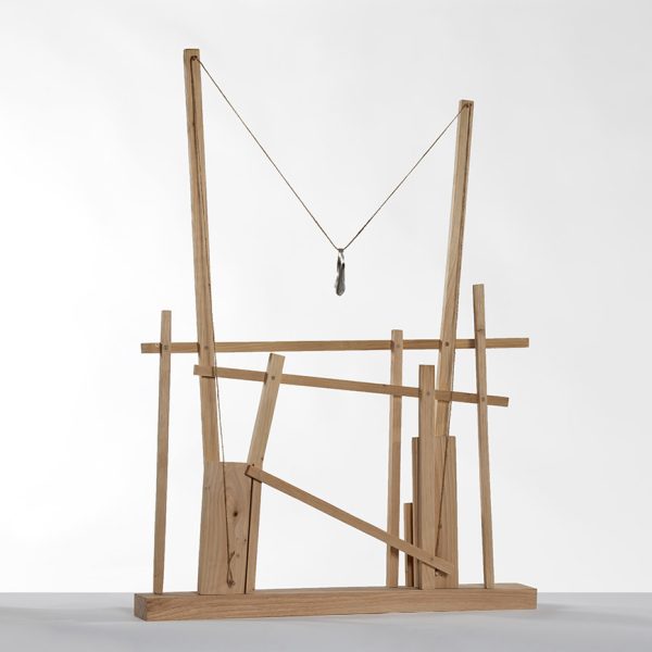 Adolfo Manzano. Ascensión, I, 2024. Madera de castaño y plata. 57 x 77 x 6 cm