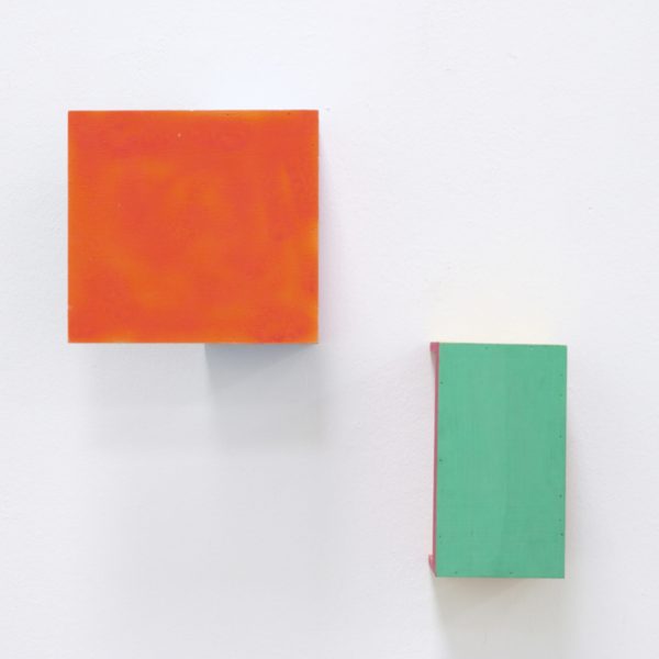 Paco Fernández. S/T,  2004. Acrílico sobre tabla. 20 x 11,5 x 11,5 cm + 20 x 22 x 12 cm