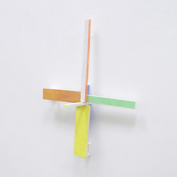 Paco Fernández. S.T., 2004. Acrílico sobre madera. 69 x 80 x 22 cm
