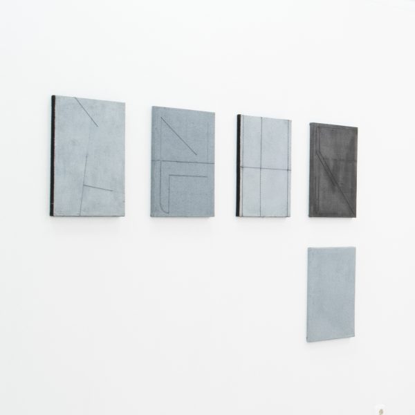 Leo Burge. Estudio para espacio serial. 2019. Barra de óleo y alambre sobre 5 basatidores artesanales montados en lino. 
46 x 33 x 2 cm ud.