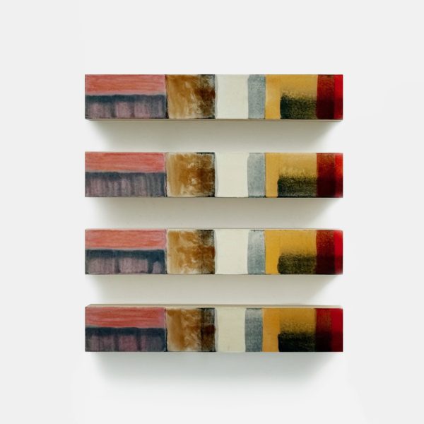Plágaro. Ref. P036. Pápeis Iguais, 2026. Técnica mista sobre papel de algodão indiano de 640 g:m² montado em madeira. Set 4 u. 43 x 40 x 5 cm